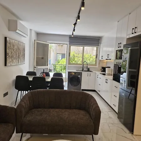 Modern Flat With Playroom! Apartment *