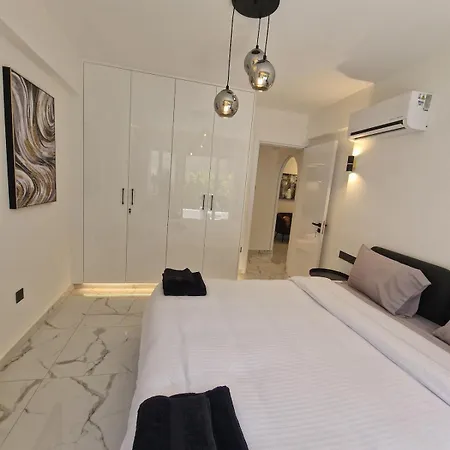 Modern Flat With Playroom! Lägenhet *