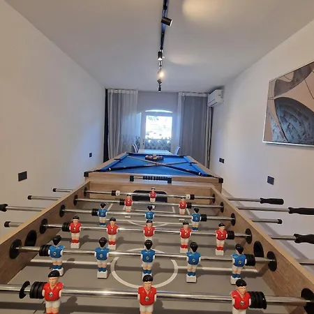 Modern Flat With Playroom!